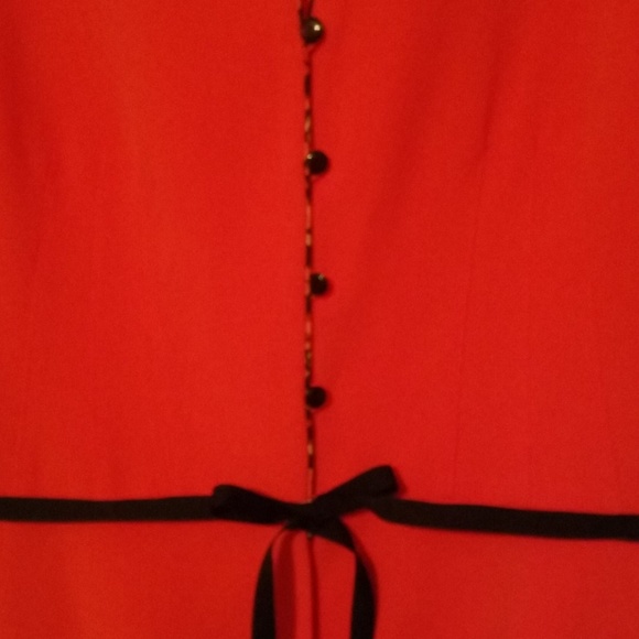 Julian Taylor 2 Piece Skirt Suit.  Size: 14 - Picture 5 of 5